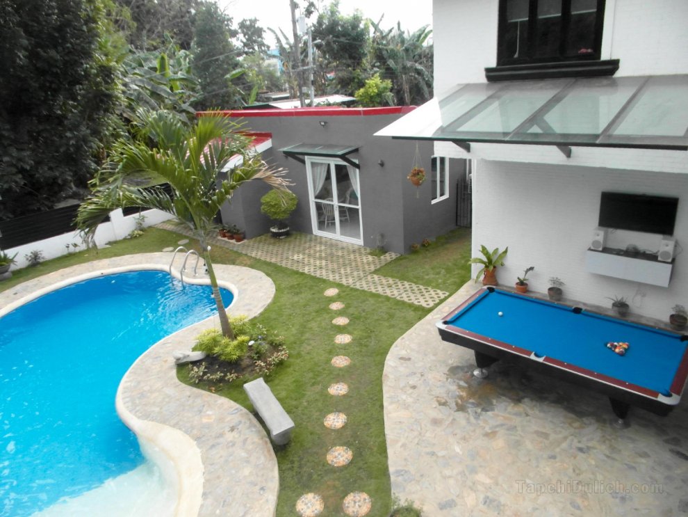 Beautiful 2 bedroom bungalow with private pool