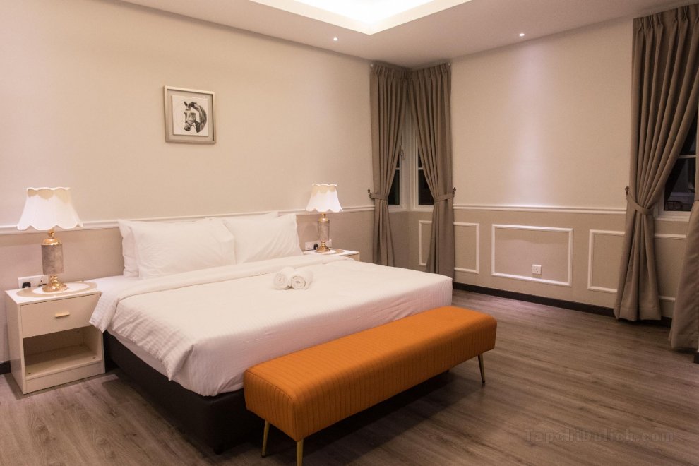 Turf Resort Penang - 6 Bedrooms Bungalow