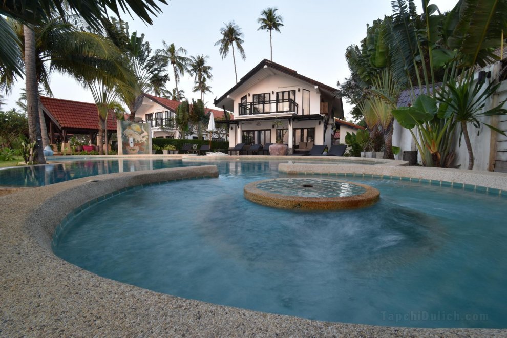 Beachfront villa with pool - Malee Beach Villa E1