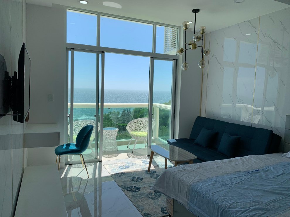 Sea View Comfortable apartment by the beach #b1
