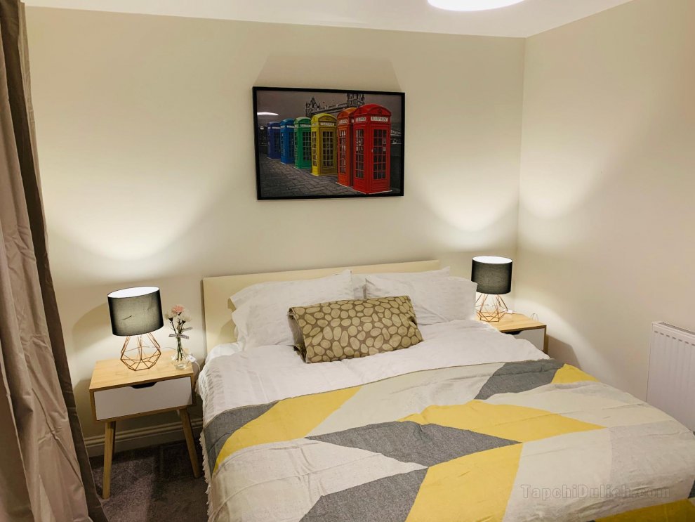 Dorla Homes - Luxurious 3 bedroom in Sittingbourne
