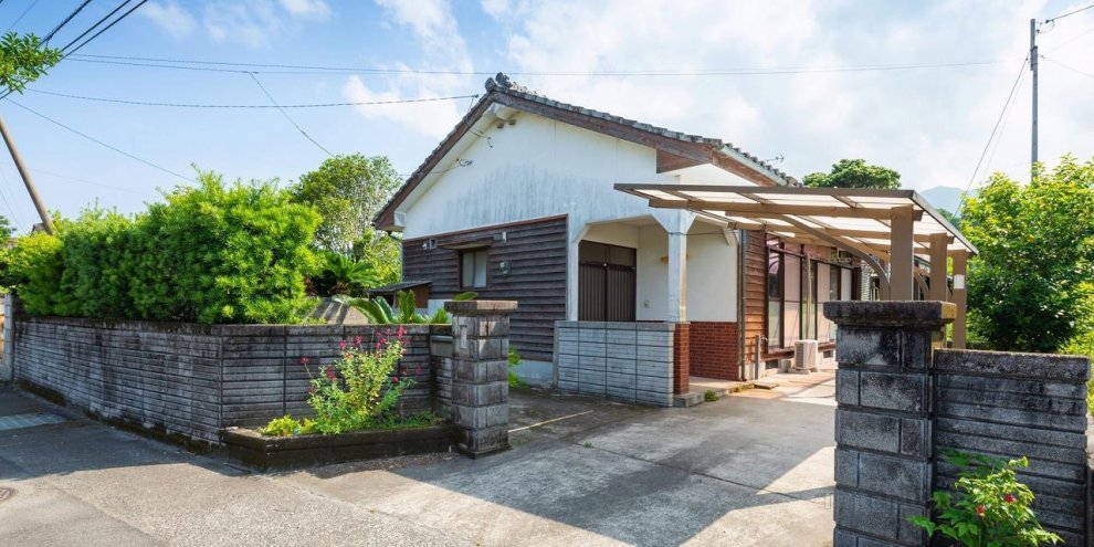 Weekend house in the warm area near the Sakurajima