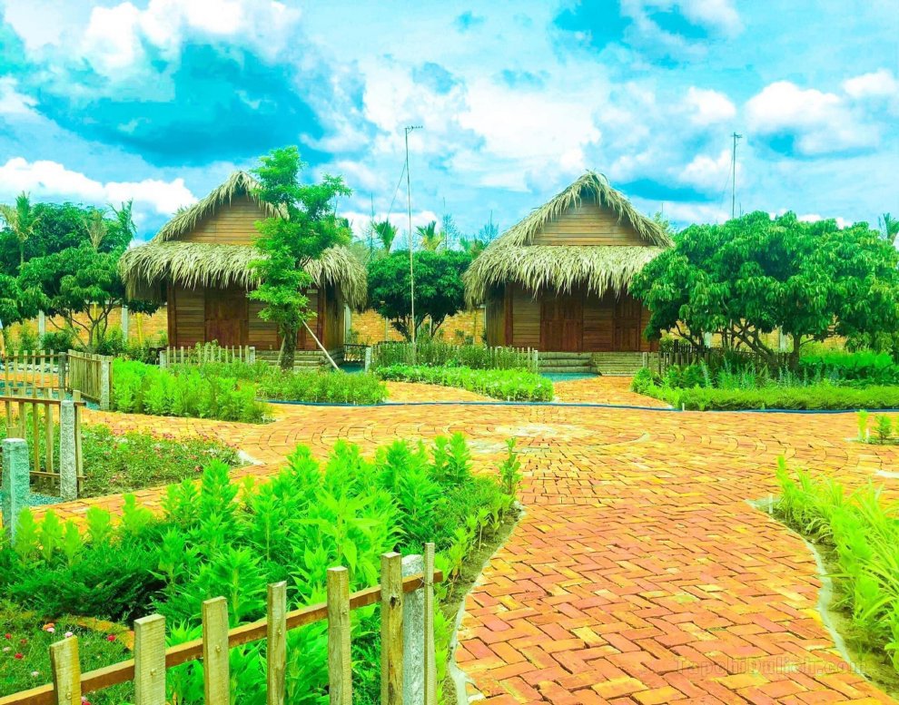 Rooster Mekong Garden & Villas