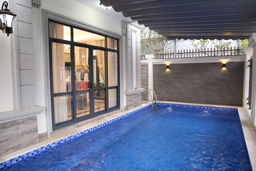 Modern luxury pool villa at Phu My Hung, D7