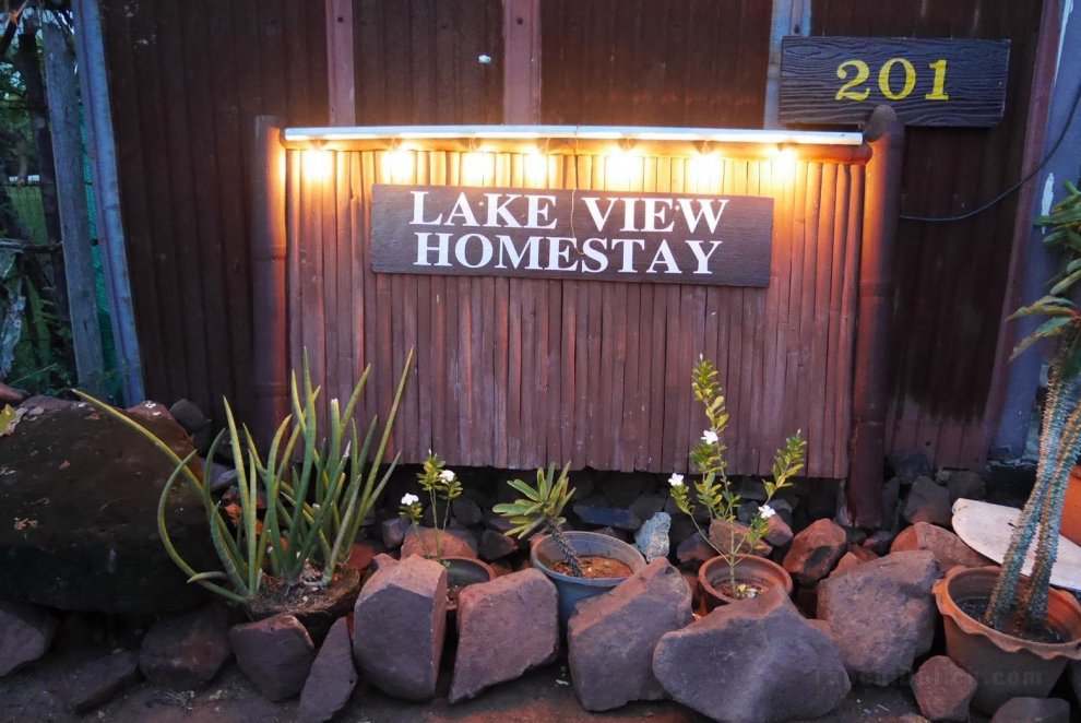 Lakeview Homestay