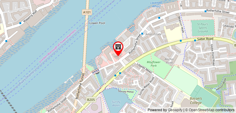 YHA London Thameside Hostel on maps